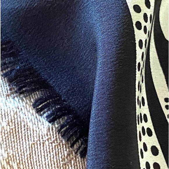 BILL BLASS Scarf 57” Black White Silk Classic Beauty, Gorgeous Detail Like New! - Picture 3 of 6